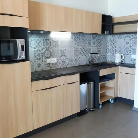 Pmr 4 Pers, Plage, Piscine Chauffee, Parking, Animaux Admis - Fr-1-194-254 *