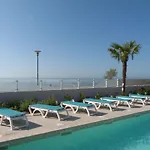Pmr 4 Pers, Plage, Piscine Chauffee, Parking, Animaux Admis - Fr-1-194-254