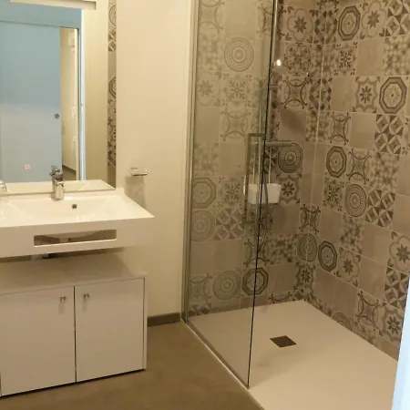 Pmr 4 Pers, Plage, Piscine Chauffee, Parking, Animaux Admis - Fr-1-194-254