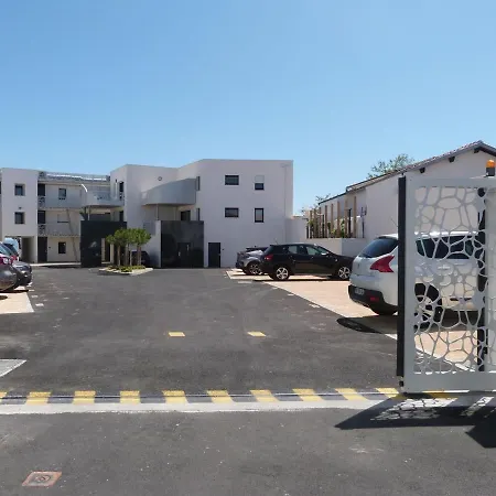 Pmr 4 Pers, Plage, Piscine Chauffee, Parking, Animaux Admis - Fr-1-194-254 *